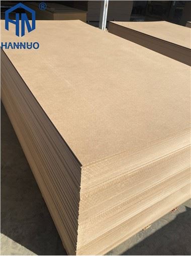 Oddiy / xom Mdf materiallari taxtasi 8mm 16mm 18mm Xitoy fabrikasidan arzon narxda